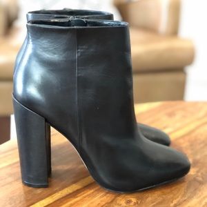 ALDO high heel leather ankle boots. EU 40/US9